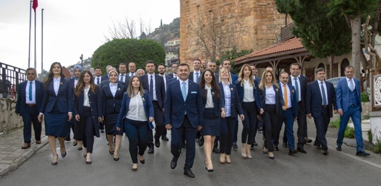 Yücel’den yürüyüşe davet