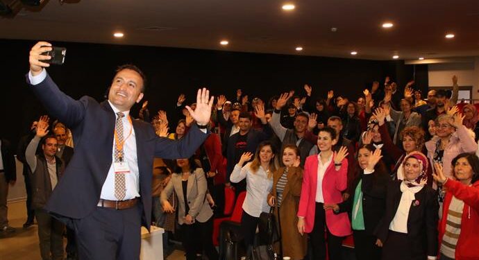 “SATRANÇ TAHTASINDA PİYON OLMAK” KONULU EĞİTİM SEMİNERİ VERİLDİ