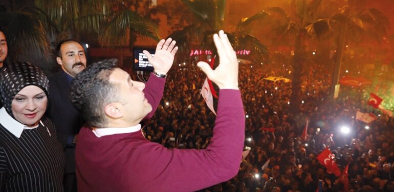 Adem başkan yine kazandı