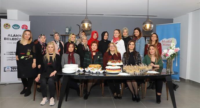 MUTLU PASTA ATÖLYESİ LEZZET SAÇTI