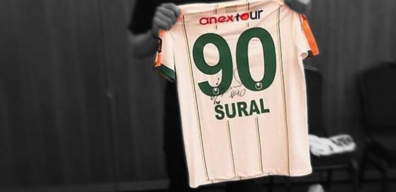 Sural’ın forması emekliye ayrıldı