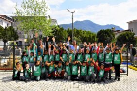 ÇEVRECİ MİNİKLERİN FİDANLARI TOPRAKLA BULUŞTU