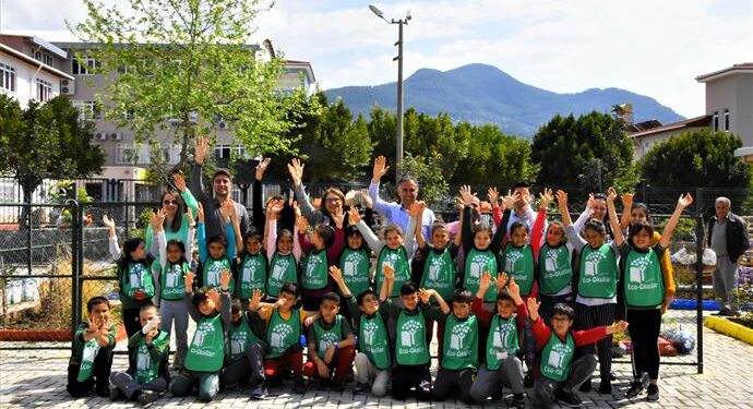 ÇEVRECİ MİNİKLERİN FİDANLARI TOPRAKLA BULUŞTU