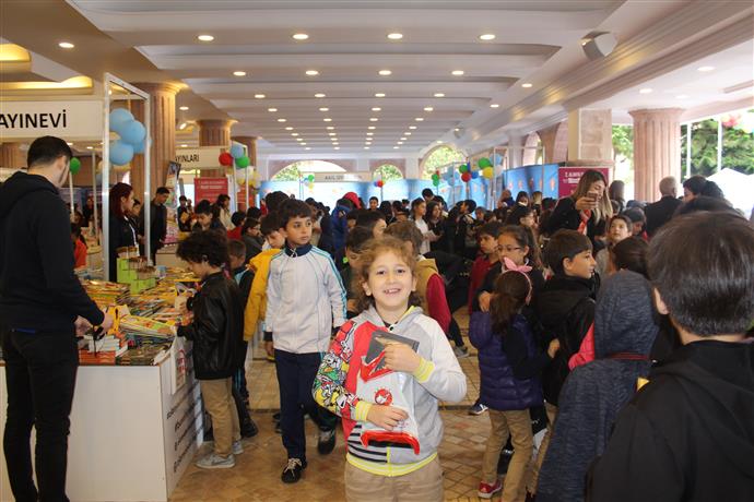 ÇOCUK FESTİVALİYLE ALANYA ŞENLENDİ