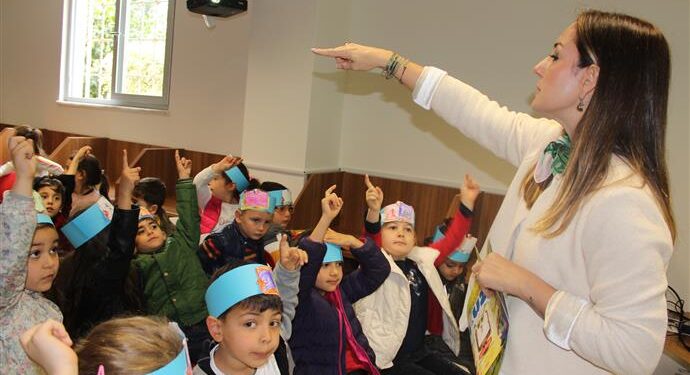 ÇOCUK KİTAPLARI YAZARI BURCU BAHAR ÖĞRENCİLERLE BULUŞTU