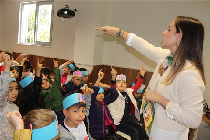 ÇOCUK KİTAPLARI YAZARI BURCU BAHAR ÖĞRENCİLERLE BULUŞTU