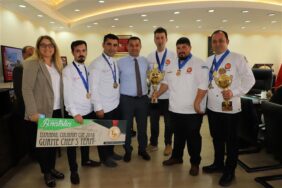 ÖDÜLLÜ USTA ŞEFLERDEN BAŞKAN YÜCEL’E ZİYARET