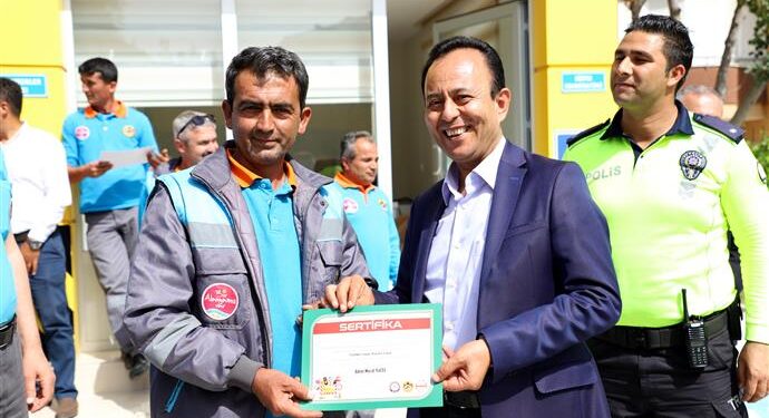 ALANYA BELEDİYE PERSONELİNE TRAFİKTE FARKINDALIK EĞİTİMİ