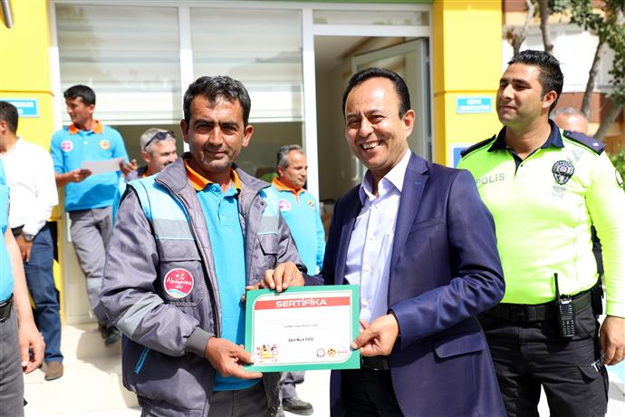 ALANYA BELEDİYE PERSONELİNE TRAFİKTE FARKINDALIK EĞİTİMİ