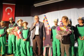 KRAL OLMAK İSTEMEYEN ASLAN GAZİPAŞALI ÇOCUKLARI ŞENLENDİRDİ