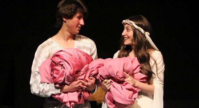 LİSELER ARASI TİYATRO ŞENLİĞİ SEYİRCİYLE BULUŞMAYA HAZIRLANIYOR