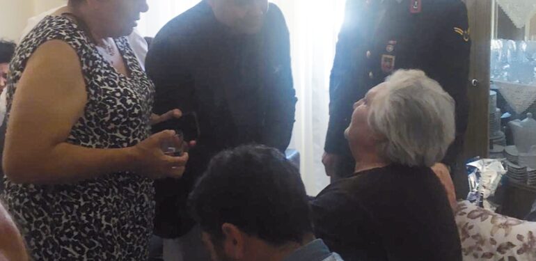 Başkan Yücel şehit ailesini yalnız bırakmadı