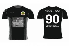 oyuncular-sahaya-josef-sural-li-tisortler-ile-cikacak_