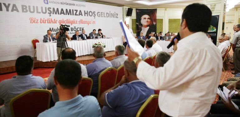 Başkan Böcek Alanya’da ulaşım esnafıyla buluştu