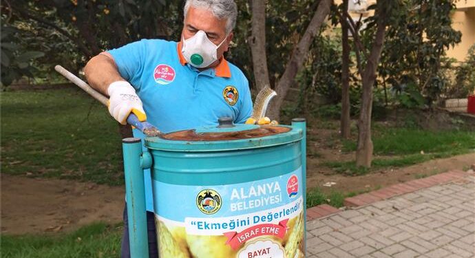 ALANYA BELEDİYESİ’NDEN KONTEYNERLERE BAKIM