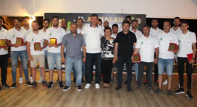 HENTBOL ŞENLİĞİNDE BANKET YEMEĞİ