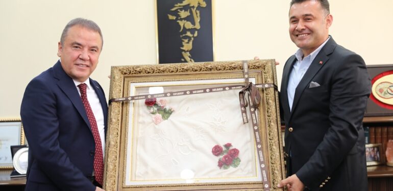 Böcek’ten Yücel’e iade sözü