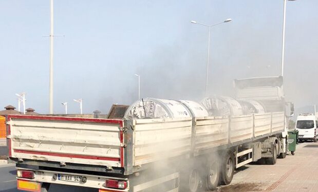 Bomba değil! Lastik patladı..