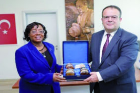 buyukelciyi_alanyali_baskan_vekili_agirladi_h43099_15253