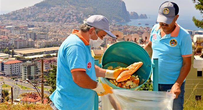 ALANYA BELEDİYESİ VATANDAŞIN EKMEĞİNİ DEĞERLENDİRİYOR