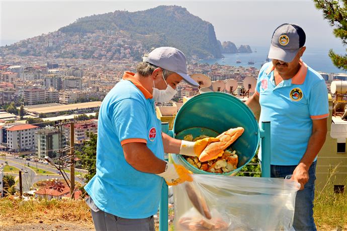 ALANYA BELEDİYESİ VATANDAŞIN EKMEĞİNİ DEĞERLENDİRİYOR