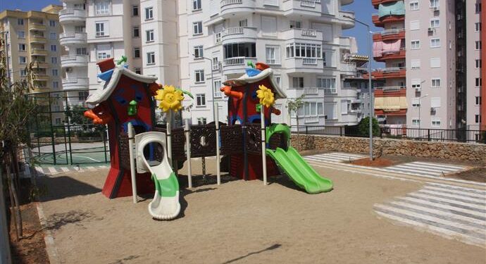 TOSMUR MAHALLESİ’NE YENİ ÇOCUK PARKI