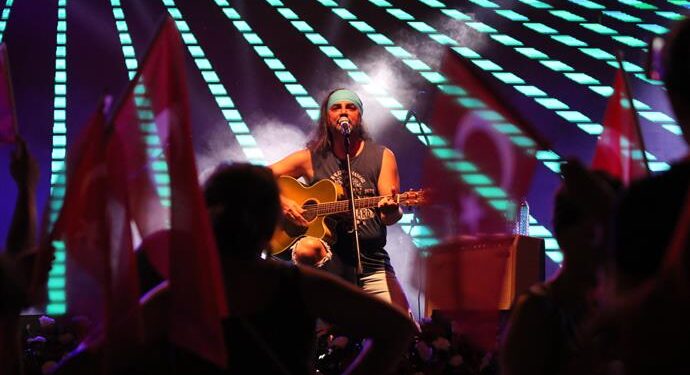 ALANYA’DA BÜYÜK ZAFER’E MUHTEŞEM KUTLAMA