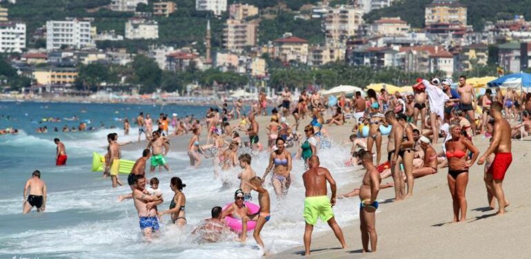 Bayramda şort’tayız