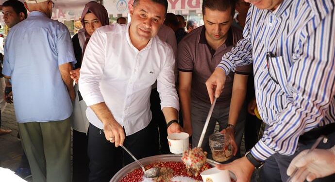 ALANYA BELEDİYESİ 4 BİN KİŞİLİK AŞURE DAĞITTI