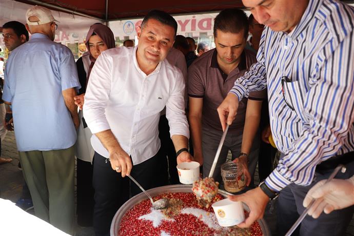 ALANYA BELEDİYESİ 4 BİN KİŞİLİK AŞURE DAĞITTI