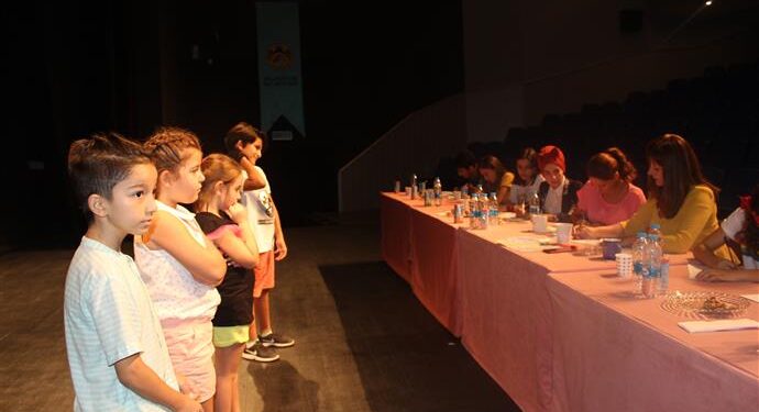 BELEDİYE TİYATROSU OYUNCULUK KURSU SEÇMELERİ YAPILDI