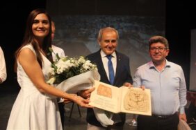 DEVRİM ERBİL: UYGARLIK BİR KUŞTUR BİR KANADI SANAT BİR KANADI BİLİMDİR