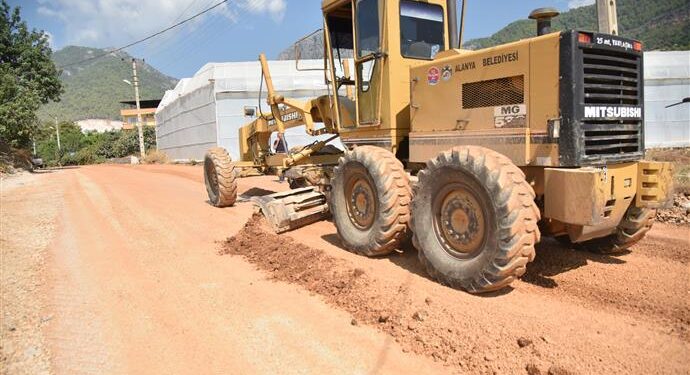 OBA BUCAKOLUK GEDEVET YOLUNDA SICAK ASFALT HAZIRLIĞI BAŞLADI