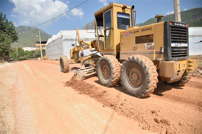 OBA BUCAKOLUK GEDEVET YOLUNDA SICAK ASFALT HAZIRLIĞI BAŞLADI