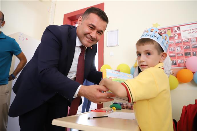 YENİ DÖNEM DERS ZİLİ ÇALDI