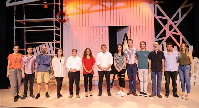 ALANYA BELEDİYE TİYATROSU “SCAPIN’İN DOLAPLARI” İLE SEZONU AÇIYOR
