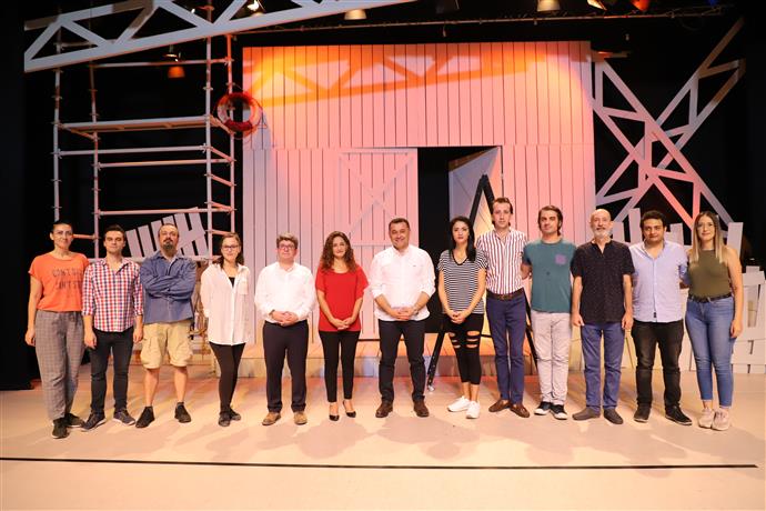 ALANYA BELEDİYE TİYATROSU “SCAPIN’İN DOLAPLARI” İLE SEZONU AÇIYOR