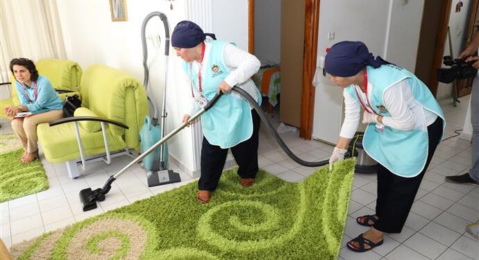 ALANYA BELEDİYESİ KONUT TEMİZLİK HİZMETİ SÜRÜYOR