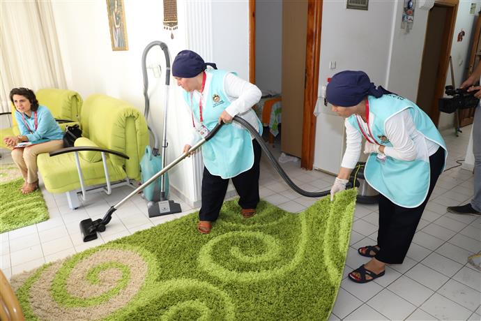 ALANYA BELEDİYESİ KONUT TEMİZLİK HİZMETİ SÜRÜYOR