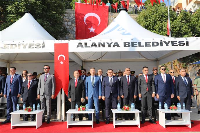 ALANYA’DA CUMHURİYET BAYRAMI BÜYÜK BİR COŞKUYLA KUTLANDI