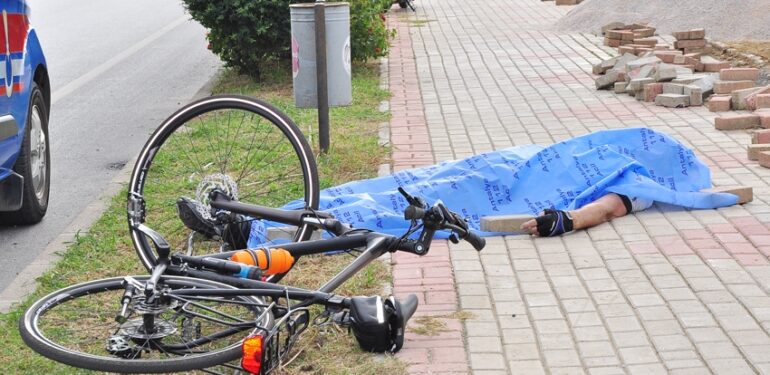 Bisikletten düştü, öldü