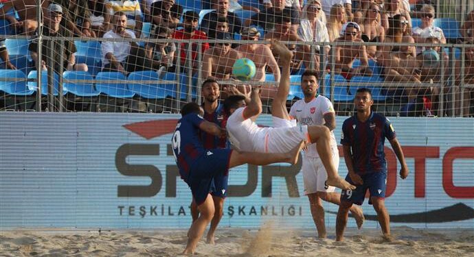 PLAJ’DA YARI FİNALE ÇIKAN İSİMLER BELLİ OLDU