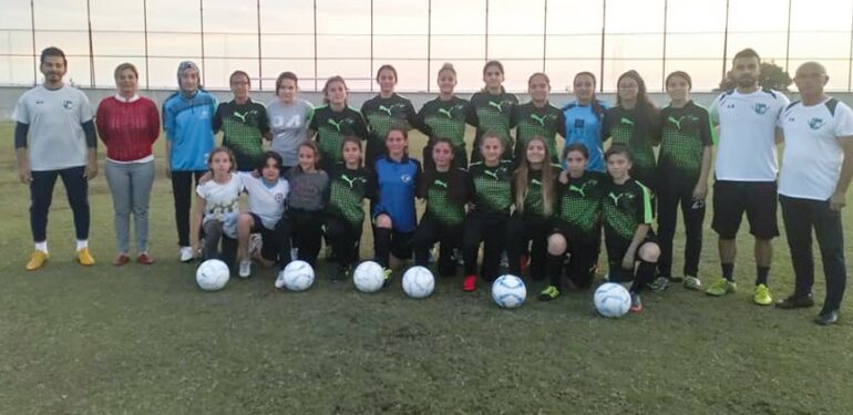 Kadın futbolu başlıyor