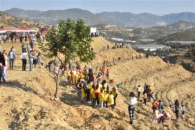 ALANYA’DA 4 BİN FİDAN TOPRAKLA BULUŞTU