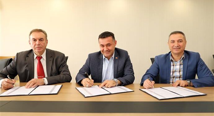 ALANYA’DA ÇOCUKLAR, OKULLARDA HAYVAN SEVGİSİYLE BÜYÜYECEK