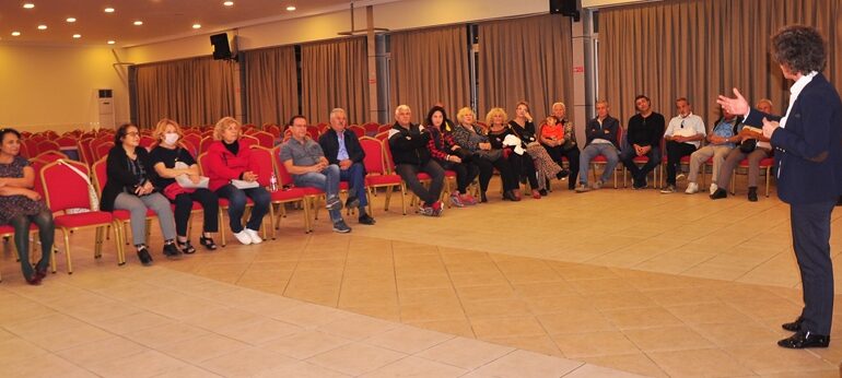 CHP’lilere etkili iletişim semineri