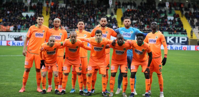 Alanyaspor 90+4’de başardı