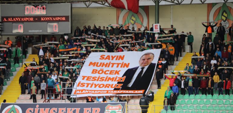 Taraftardan Böcek’e pankartlı çağrı