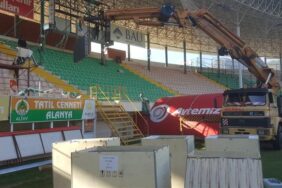 BAHÇEŞEHİR STADYUMU’NA LED EKRAN KURULUMU YAPILIYOR
