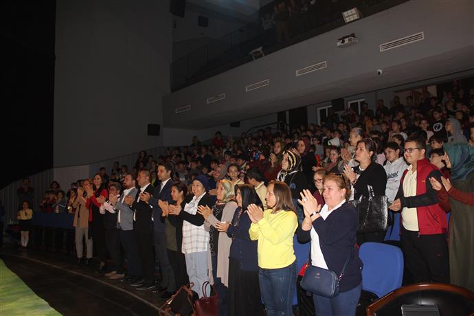 ÖNEMLİ OLAN GÖNÜL GÖZÜYLE GÖREBİLMEKTİR